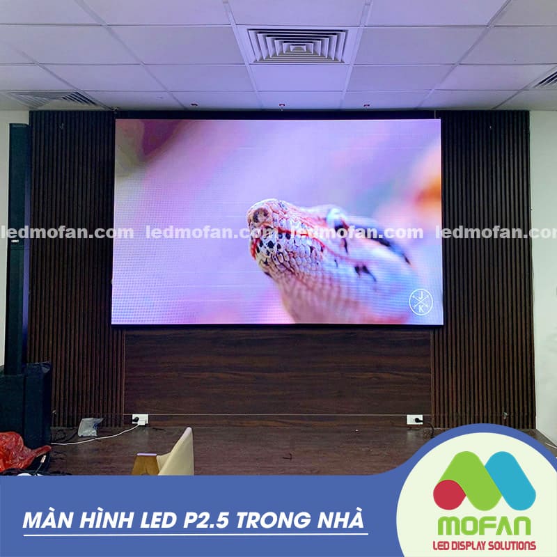 man-hinh-led-p2-5-trong-nha